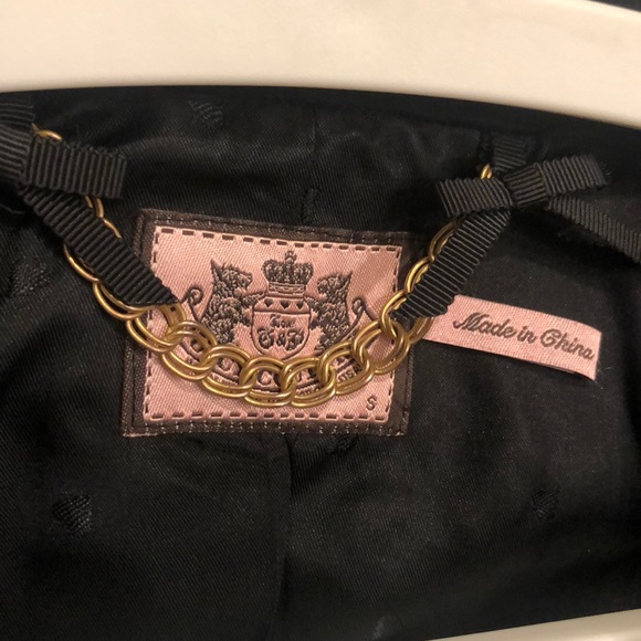 A Blazer Designed for a Beautiful Fashionista - Picture 4 of 5